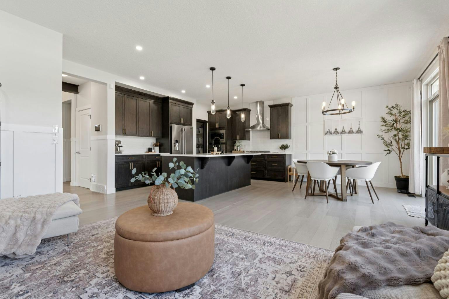 206 Riviera View, Cochrane, AB, T4C 0Z2