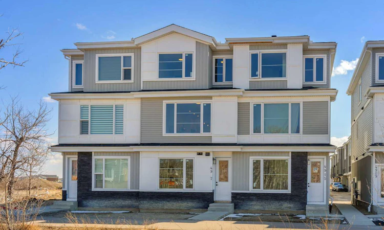 203-8850 48 Street NE