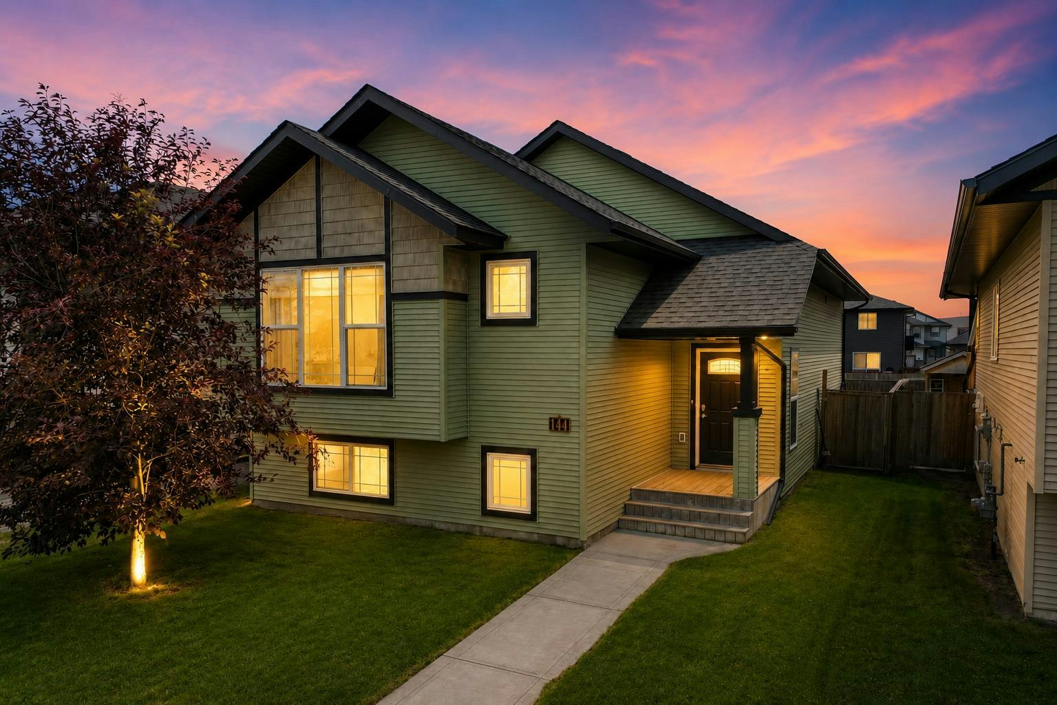 144 Bowman Circle, Sylvan Lake, AB, T4S 0H8