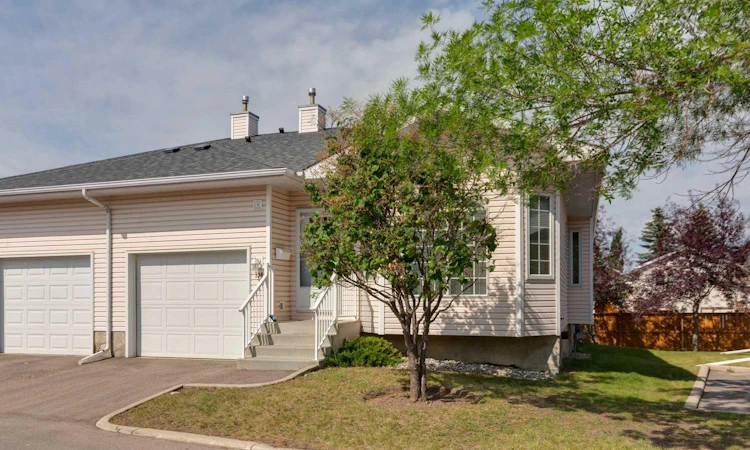 134 Hawkstone Manor NW