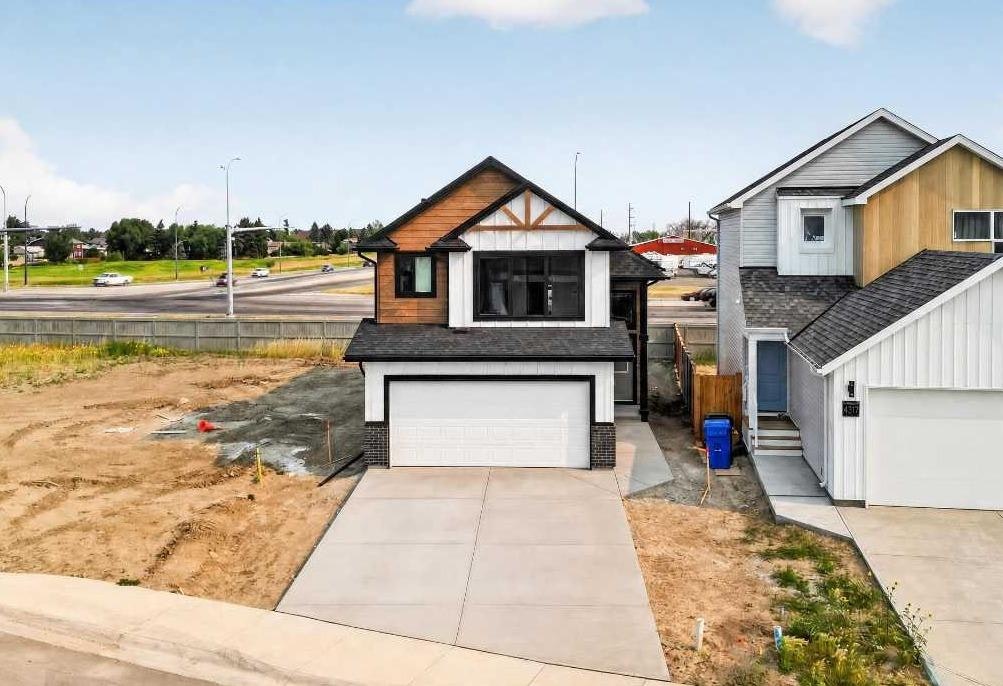 4313 25 Avenue S, Lethbridge, AB, T1K 8K2