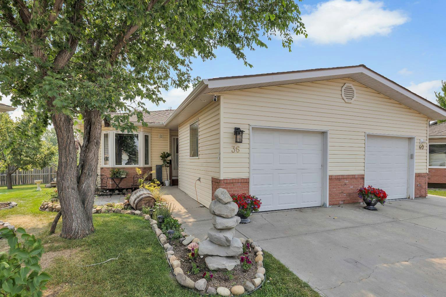 36 Dovista Court SE, Calgary, AB, T2B 3P4