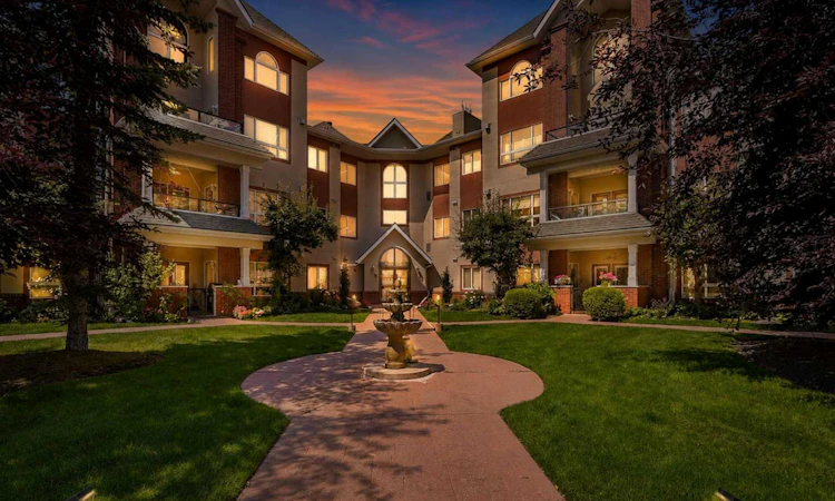 113-60 Sierra Morena Landing SW