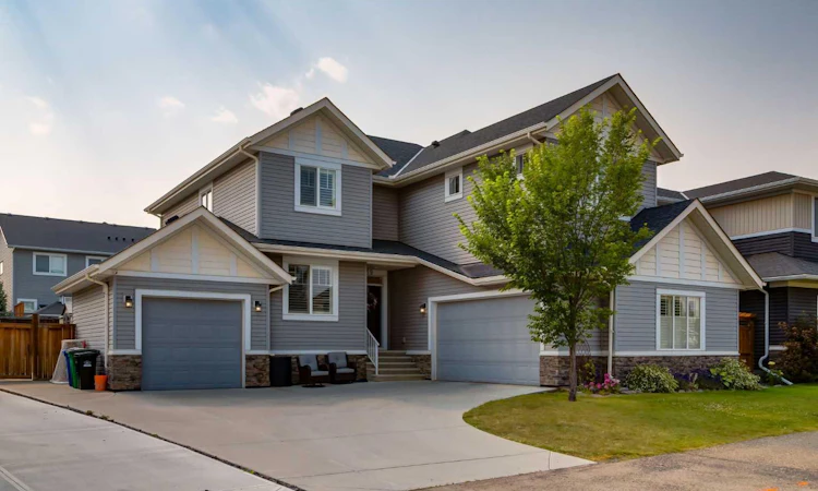 439 Canals Boulevard SW