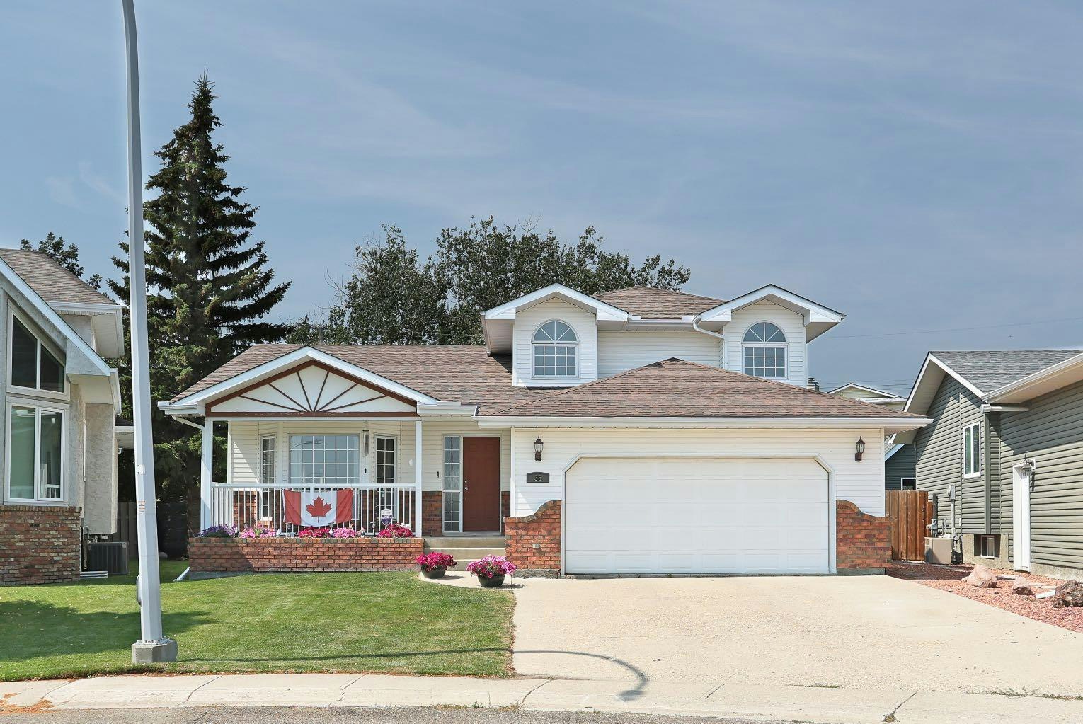 35 Parkland Close E, Brooks, AB, T1R 0M2