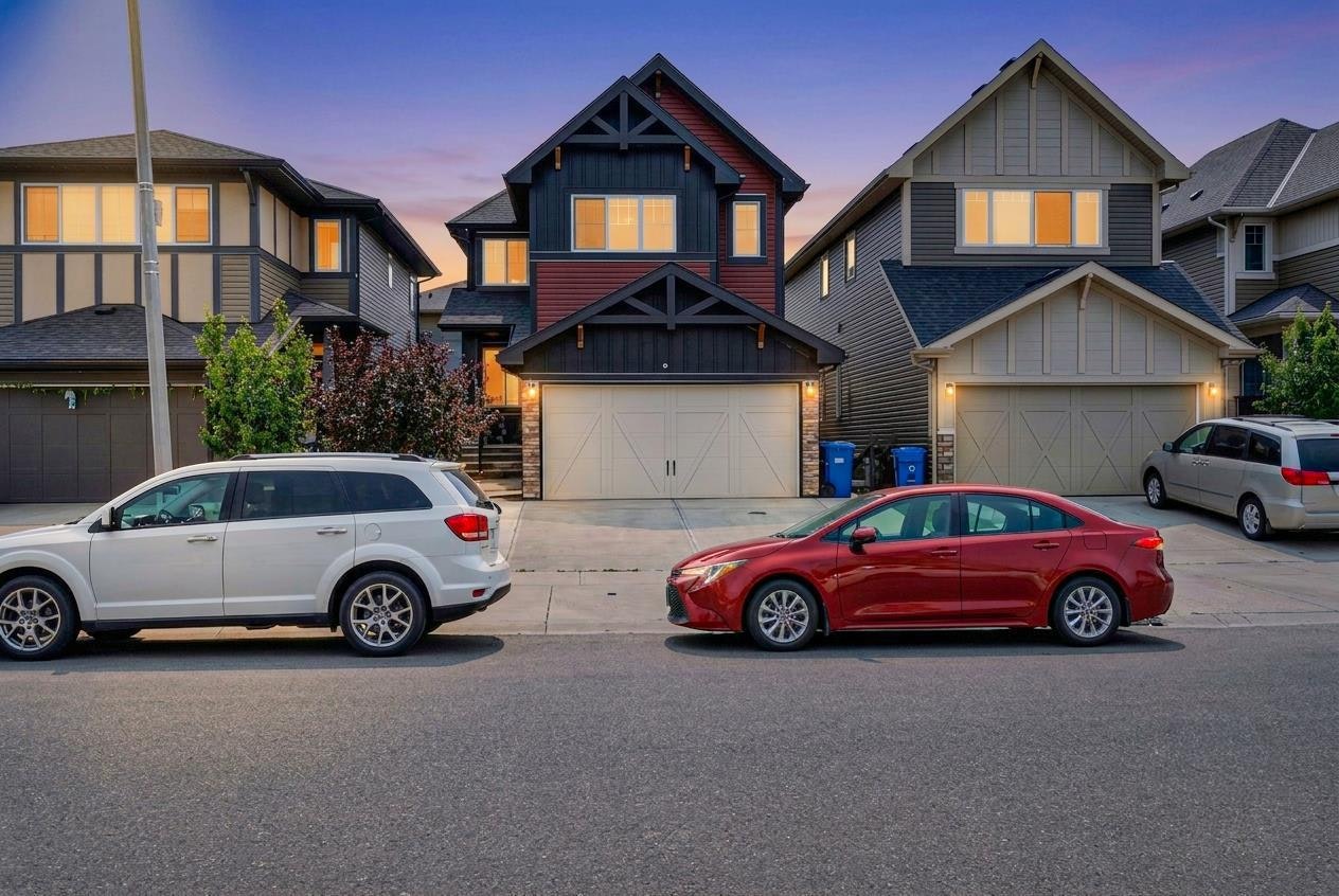 45 Saddlestone Drive NE, Calgary, AB, T3J 0W6