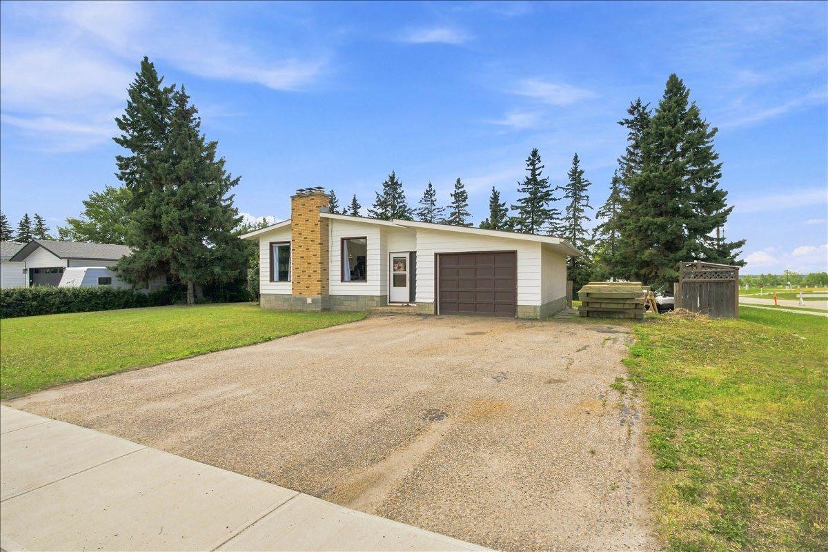 1121 5 Avenue, Beaverlodge, AB, T0H 0C0