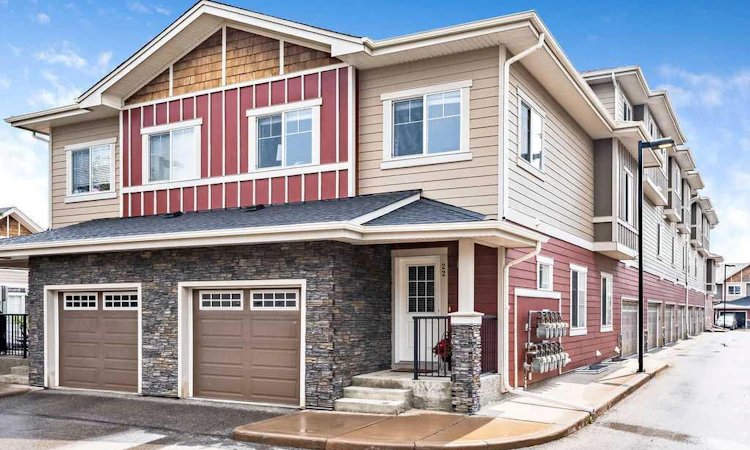 22 West Coach Manor SW