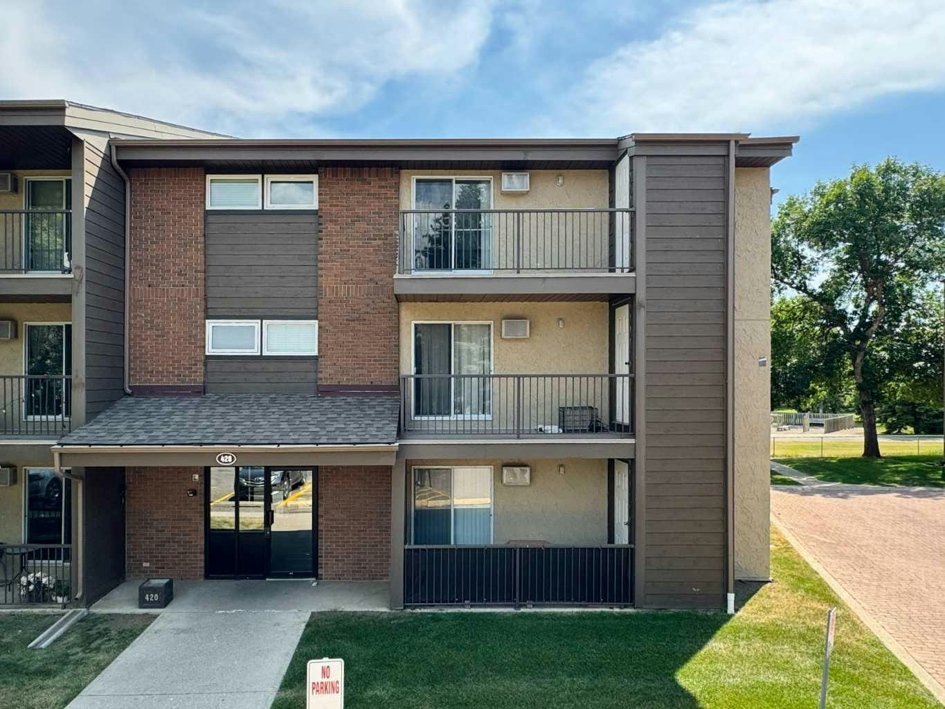 301-420 Columbia Boulevard W, Lethbridge, AB, T1K 5R9