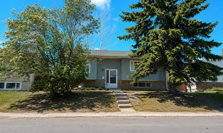 215 Penbrooke Way SE