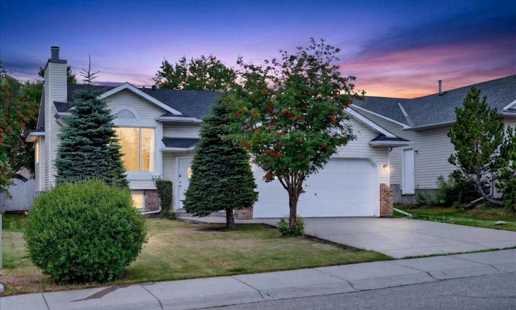 273 Sandarac Drive NW
