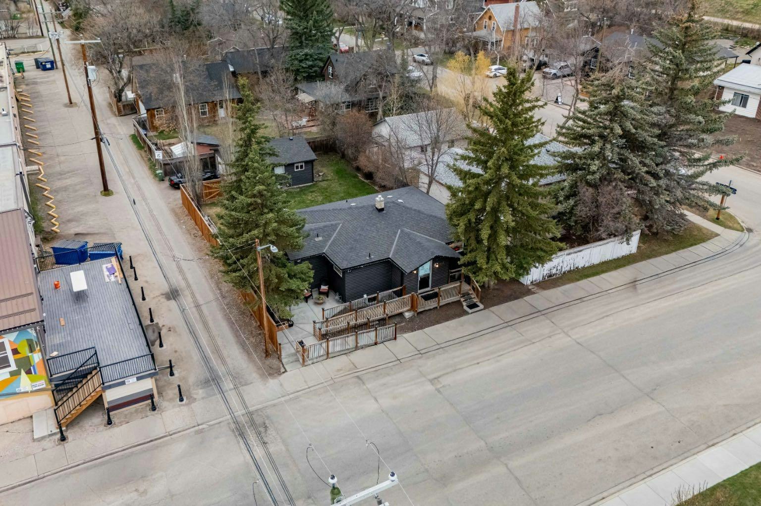 2 Elk Avenue, Okotoks, AB, T1S 1J8