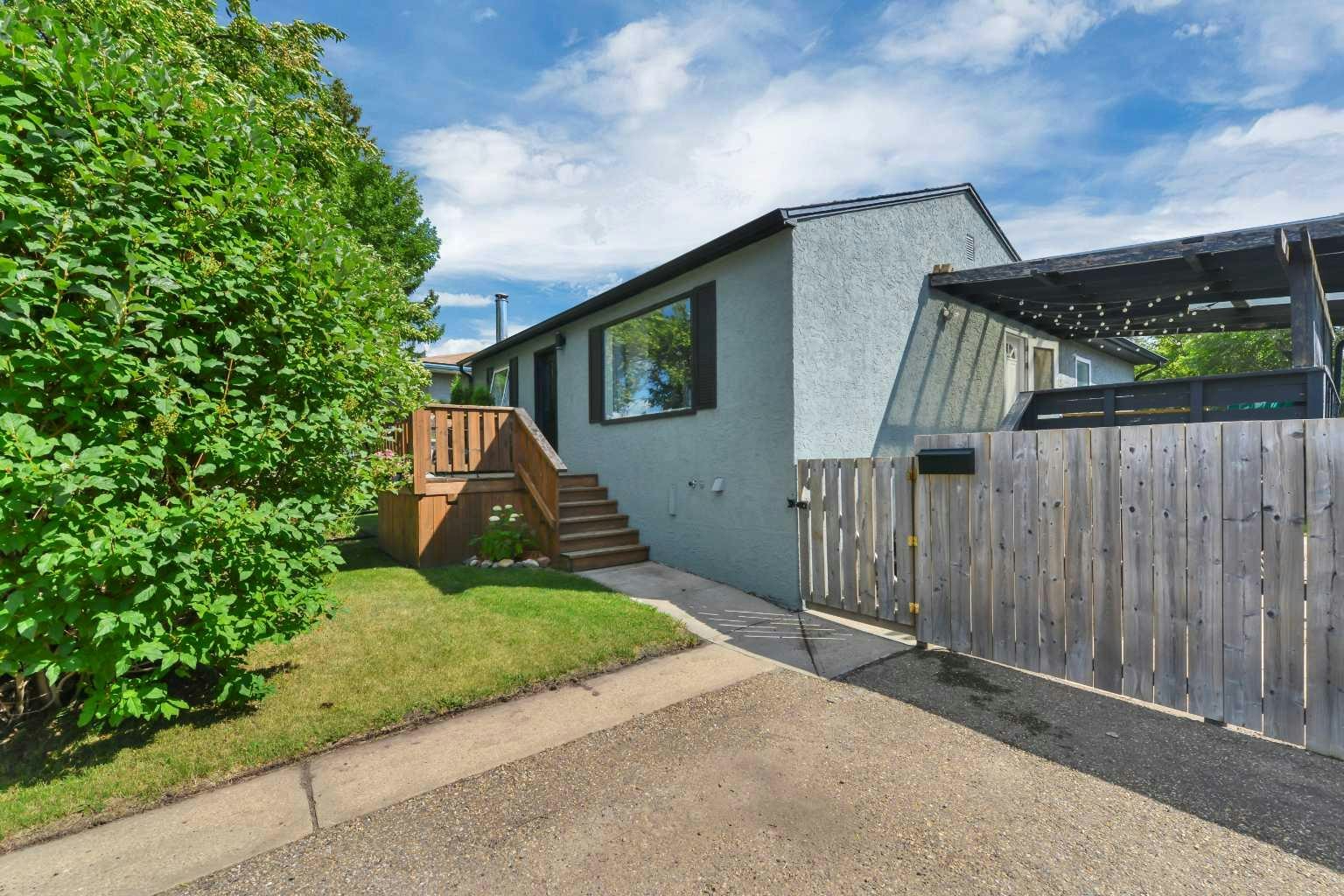 3705 45 Street, Red Deer, AB, T4N 1J3