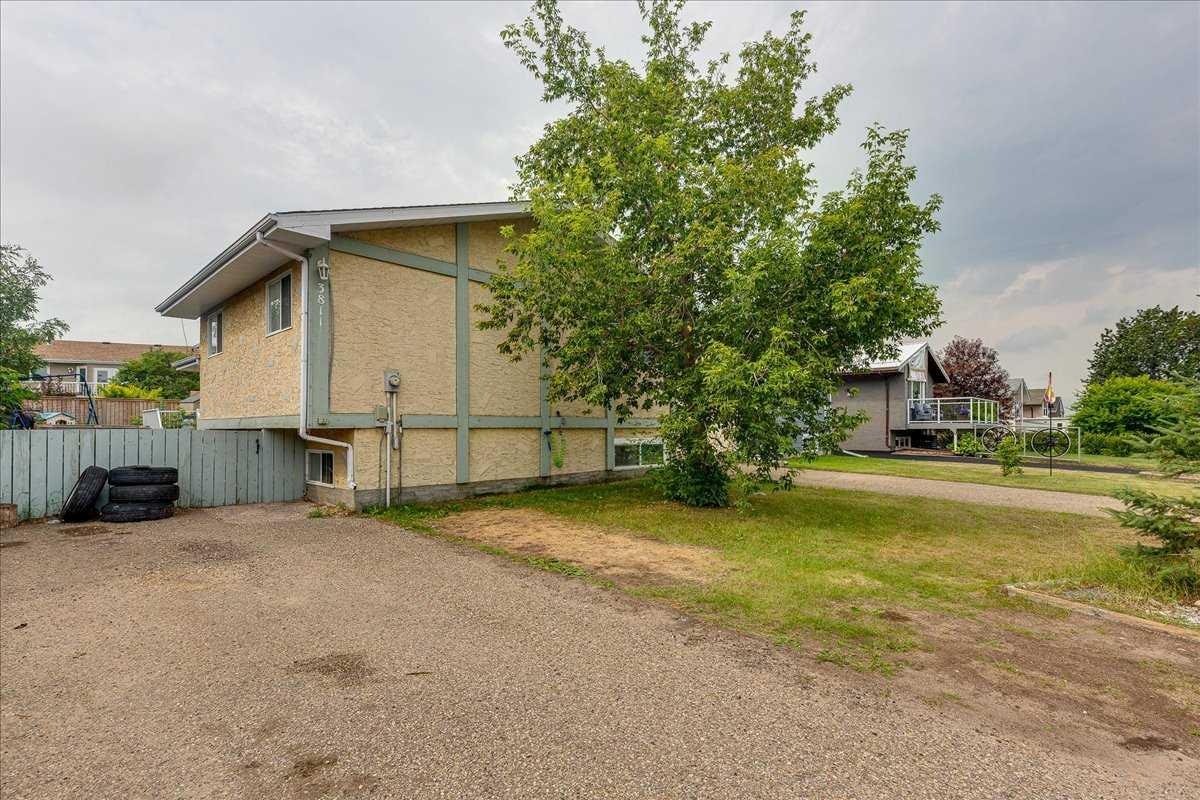 3811 52 Avenue, Ponoka, AB, T4J 1C8