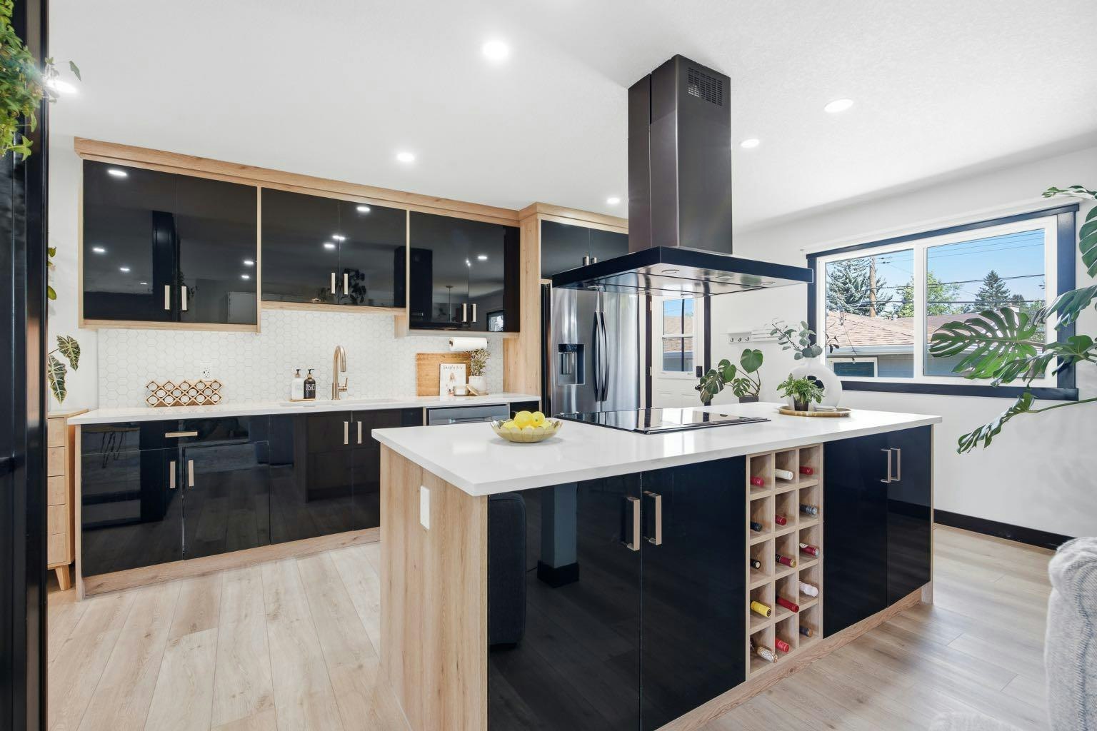 180 Huntford Road NE, Calgary, AB, T2K 3Y9