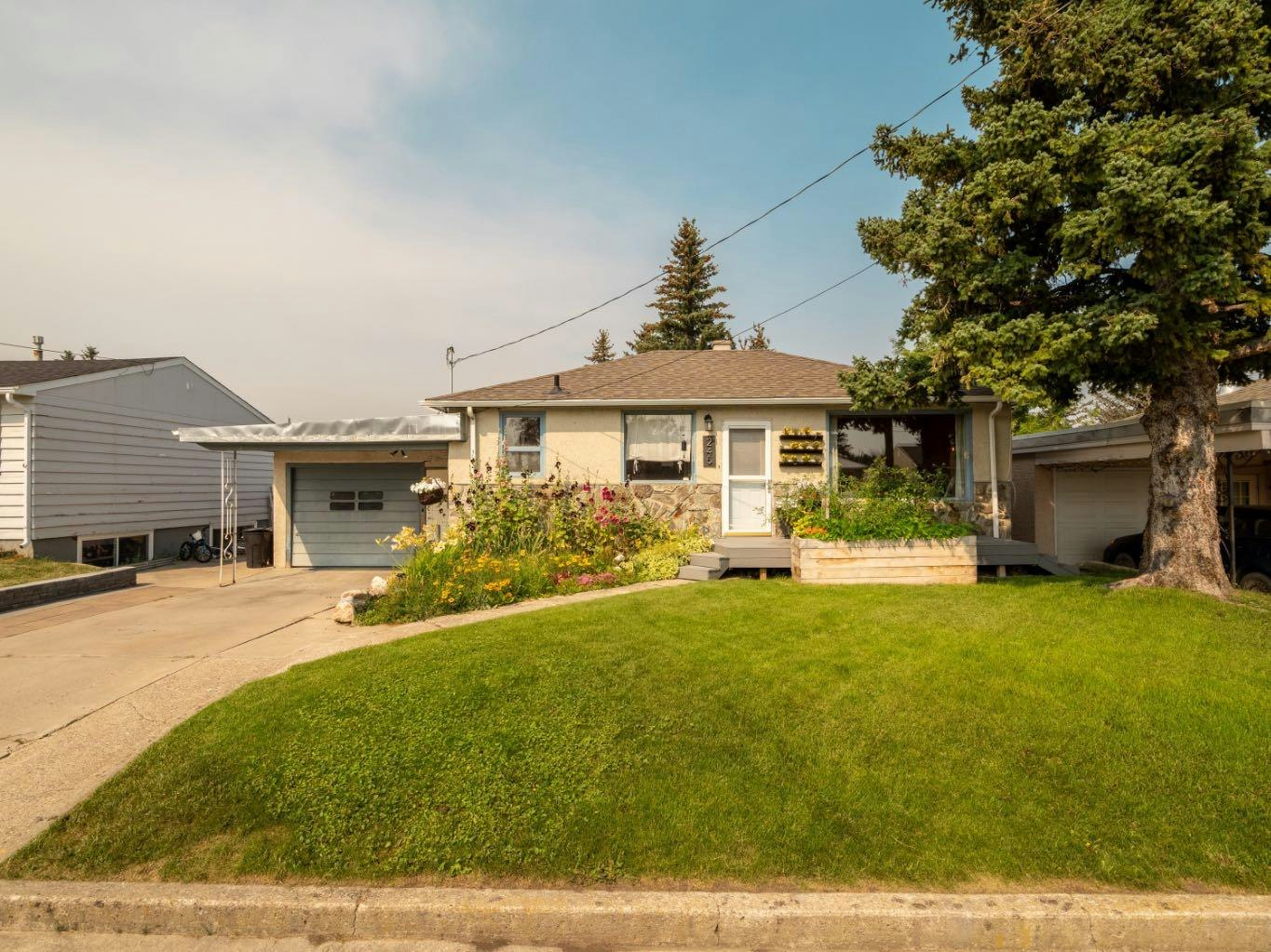 245 4 Street E, Cardston, AB, T0K 0K0