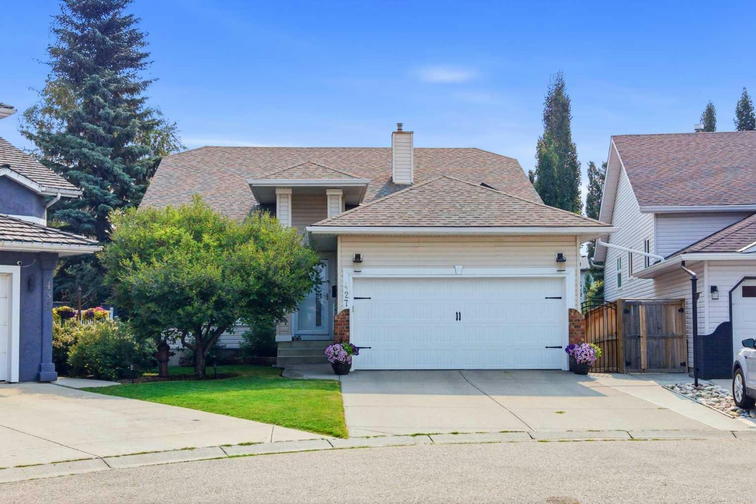 427 Douglas Ridge Mews SE, Calgary, AB, T2Z 2M4