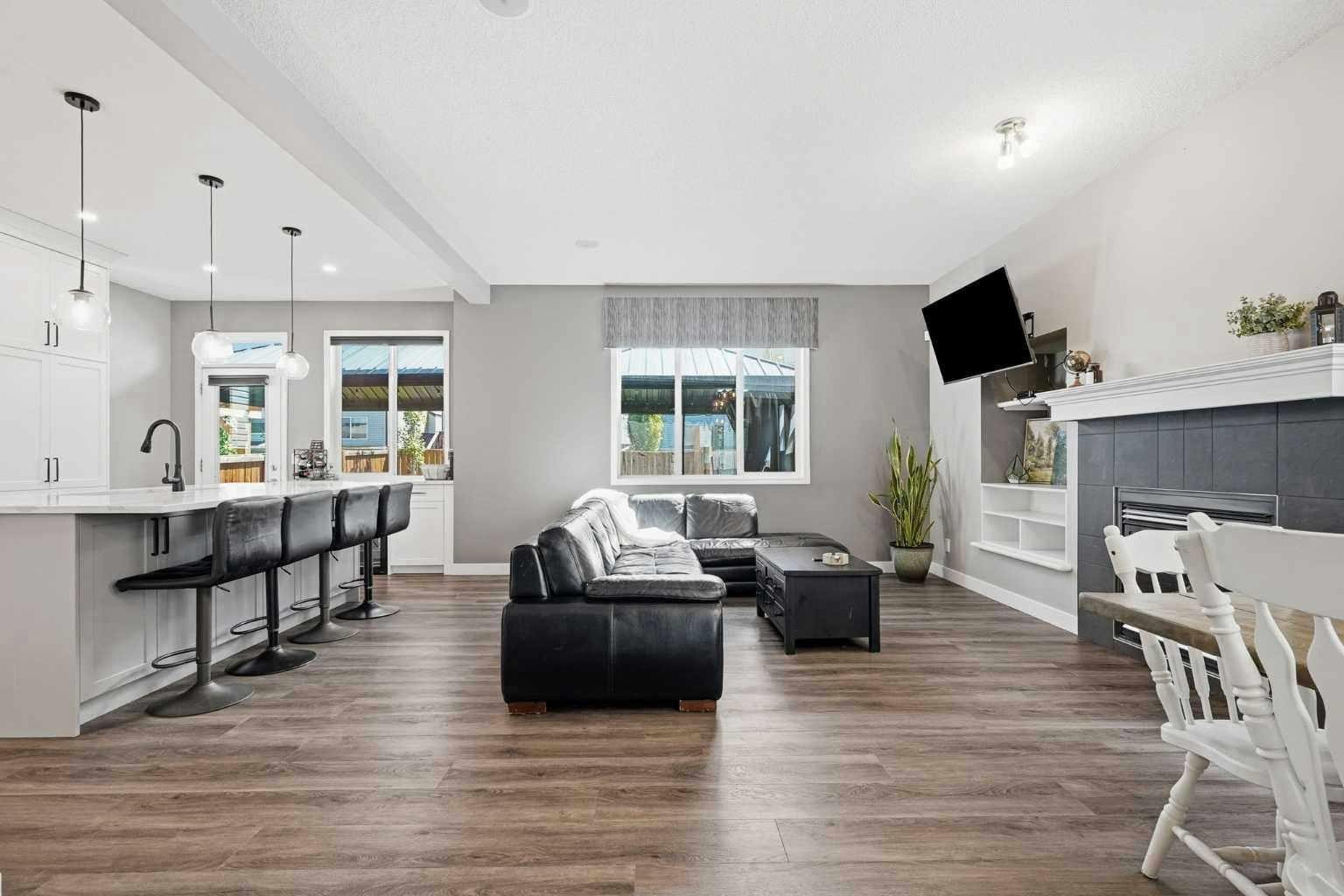 379 Cimarron Boulevard, Okotoks, AB, T1S 2L8 - 6