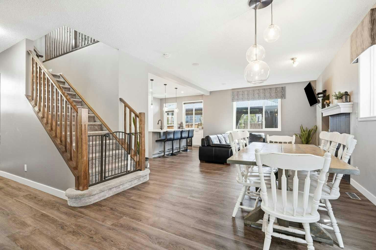 379 Cimarron Boulevard, Okotoks, AB, T1S 2L8 - 4