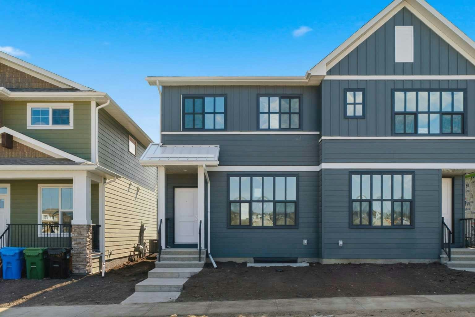 131 Royston Way NW, Calgary, AB, T3L 0N7