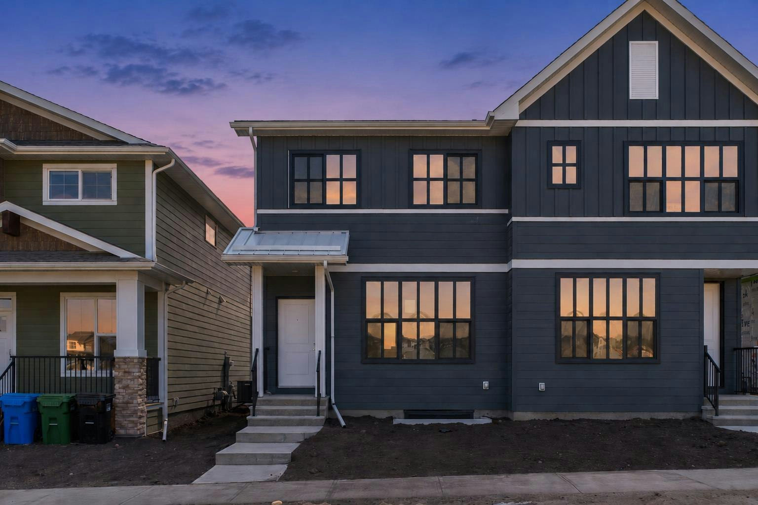 131 Royston Way NW, Calgary, AB, T3L 0N7