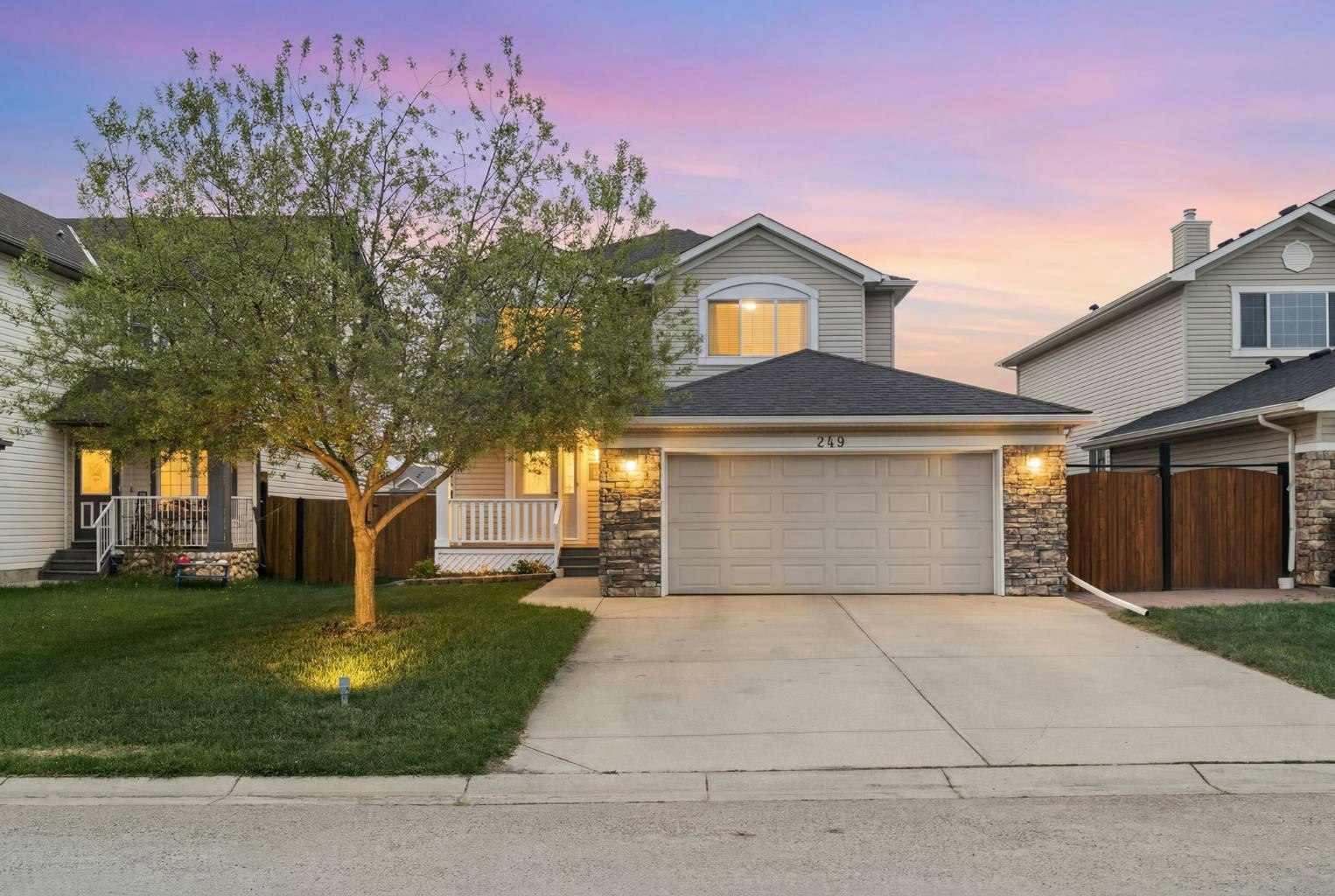 249 Springmere Way, Chestermere, AB, T1X 1P2