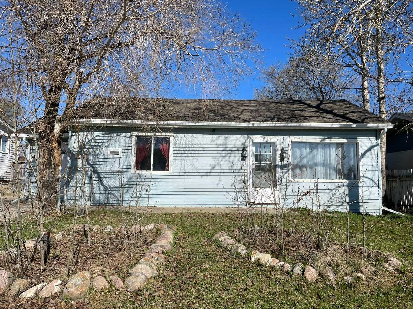10104 99 Street, High Level, AB, T0H 1Z0