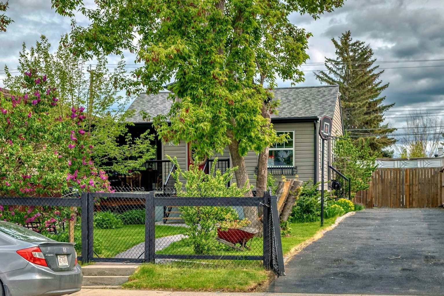 1834 42 Street SE, Calgary, AB, T2B 1B5