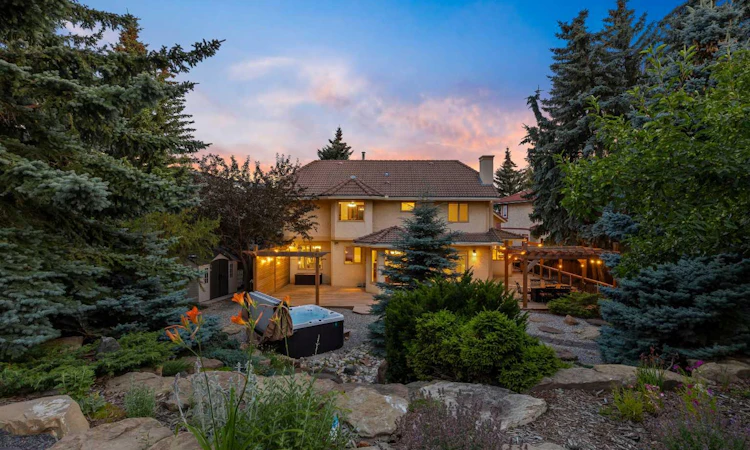 138 Scimitar Bay NW