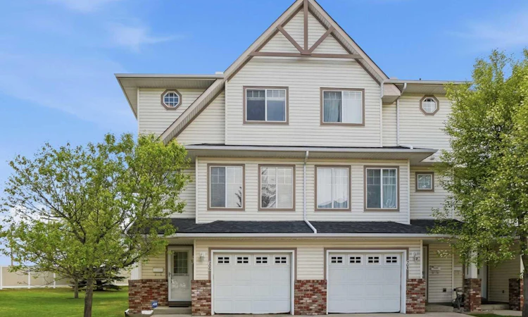 62 Country Hills Cove NW