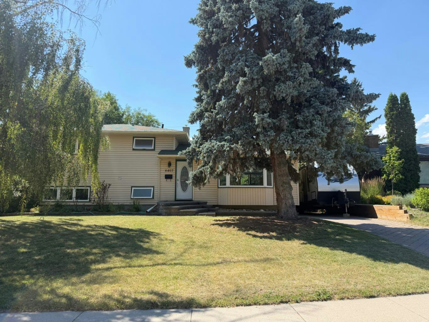 6407 Lombardy Crescent SW, Calgary, AB, T3E 5R3
