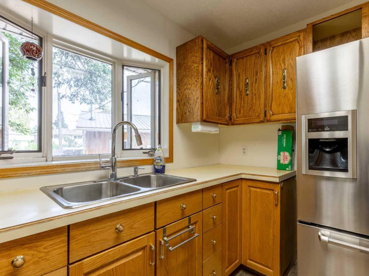 1005 17 Street N, Lethbridge, AB, T1H 3E3 - 12