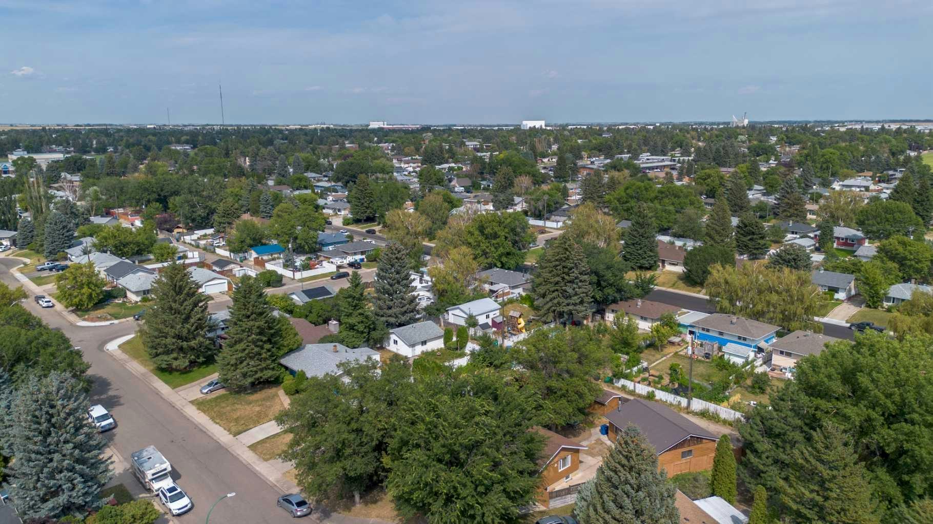 1005 17 Street N, Lethbridge, AB, T1H 3E3 - 48