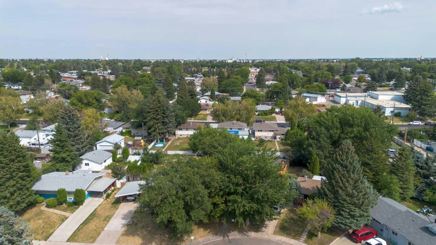 1005 17 Street N, Lethbridge, AB, T1H 3E3 - 47