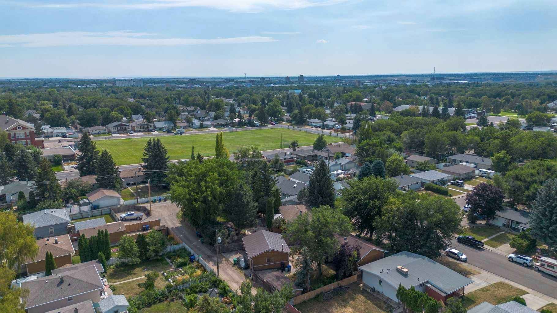 1005 17 Street N, Lethbridge, AB, T1H 3E3 - 49
