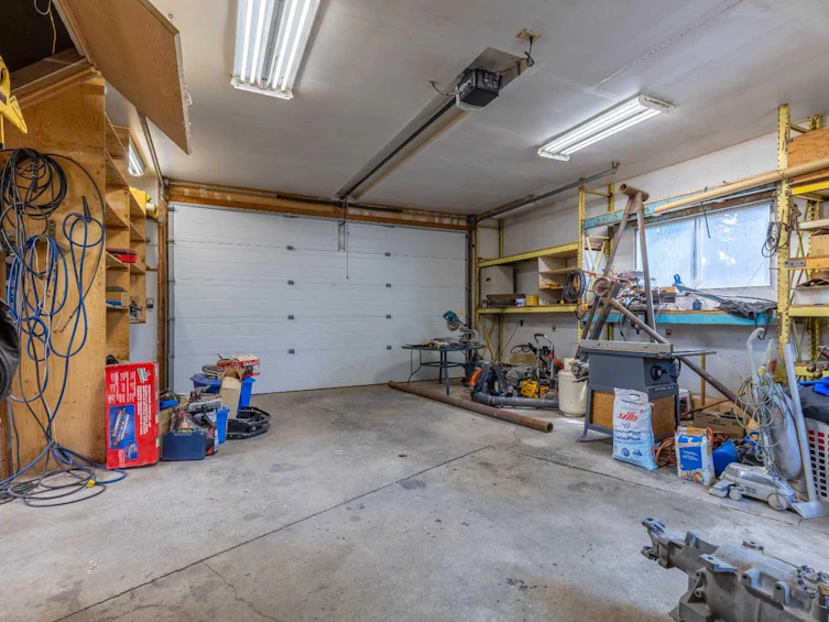 1005 17 Street N, Lethbridge, AB, T1H 3E3 - 38