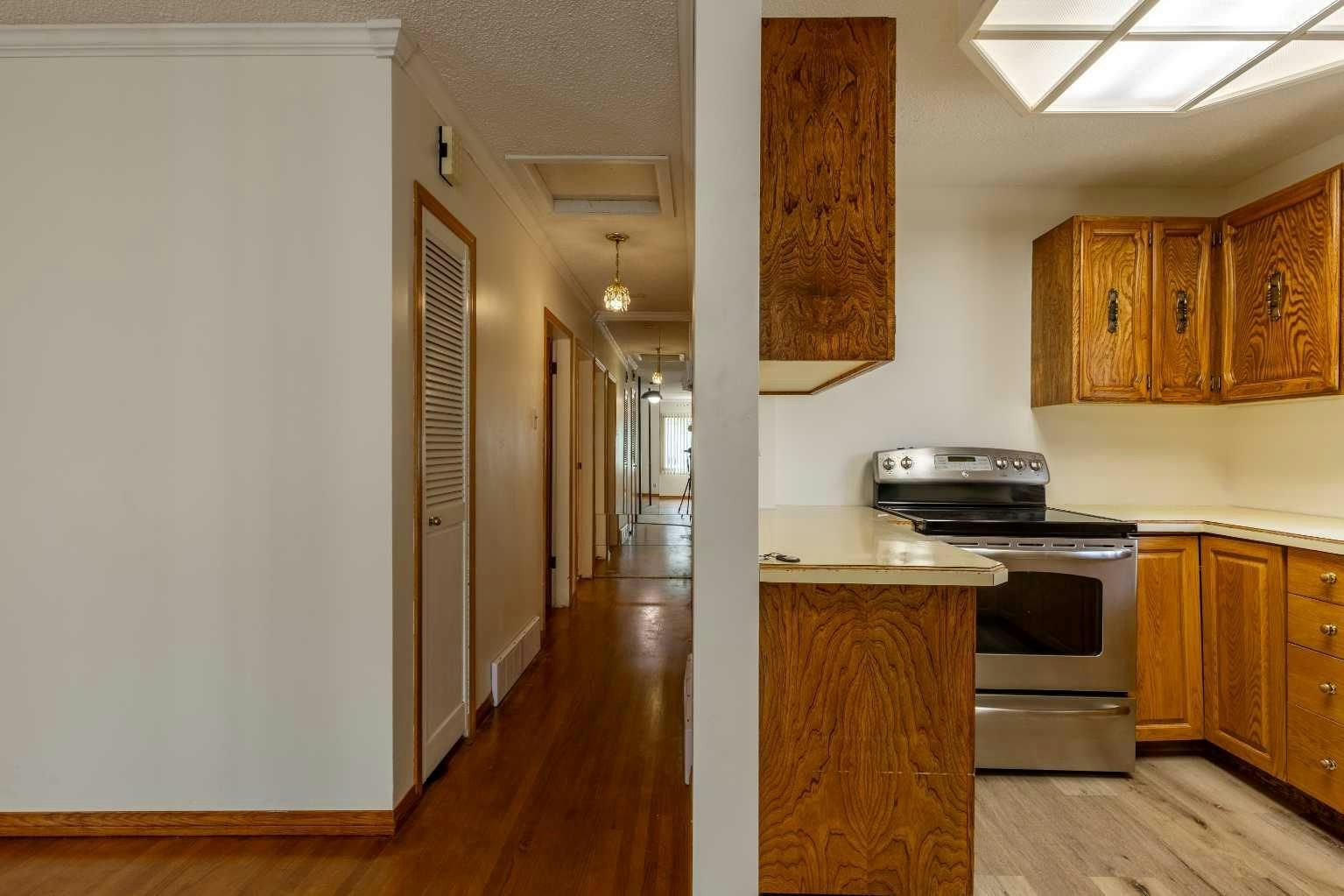 1005 17 Street N, Lethbridge, AB, T1H 3E3 - 10