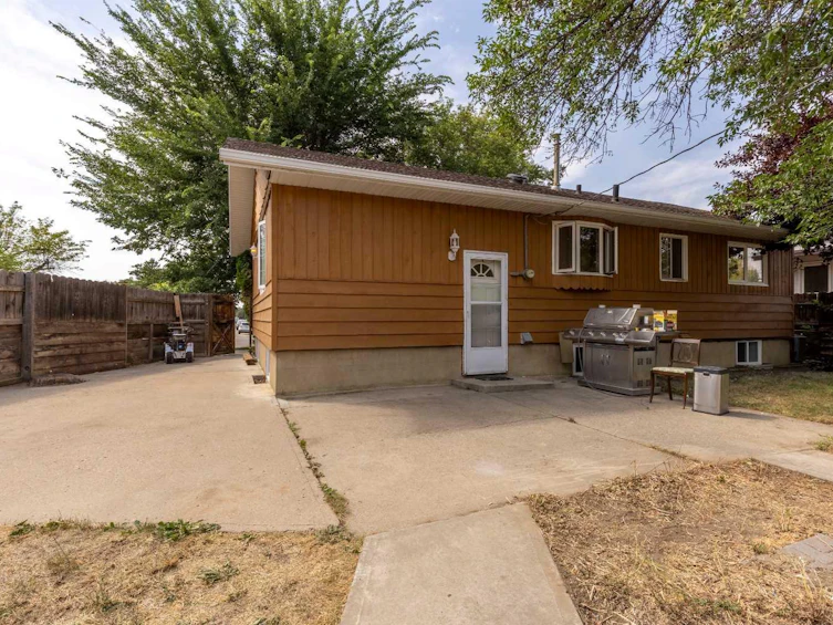 1005 17 Street N, Lethbridge, AB, T1H 3E3 - 34