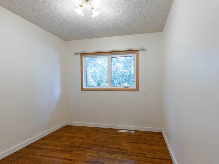 1005 17 Street N, Lethbridge, AB, T1H 3E3 - 18
