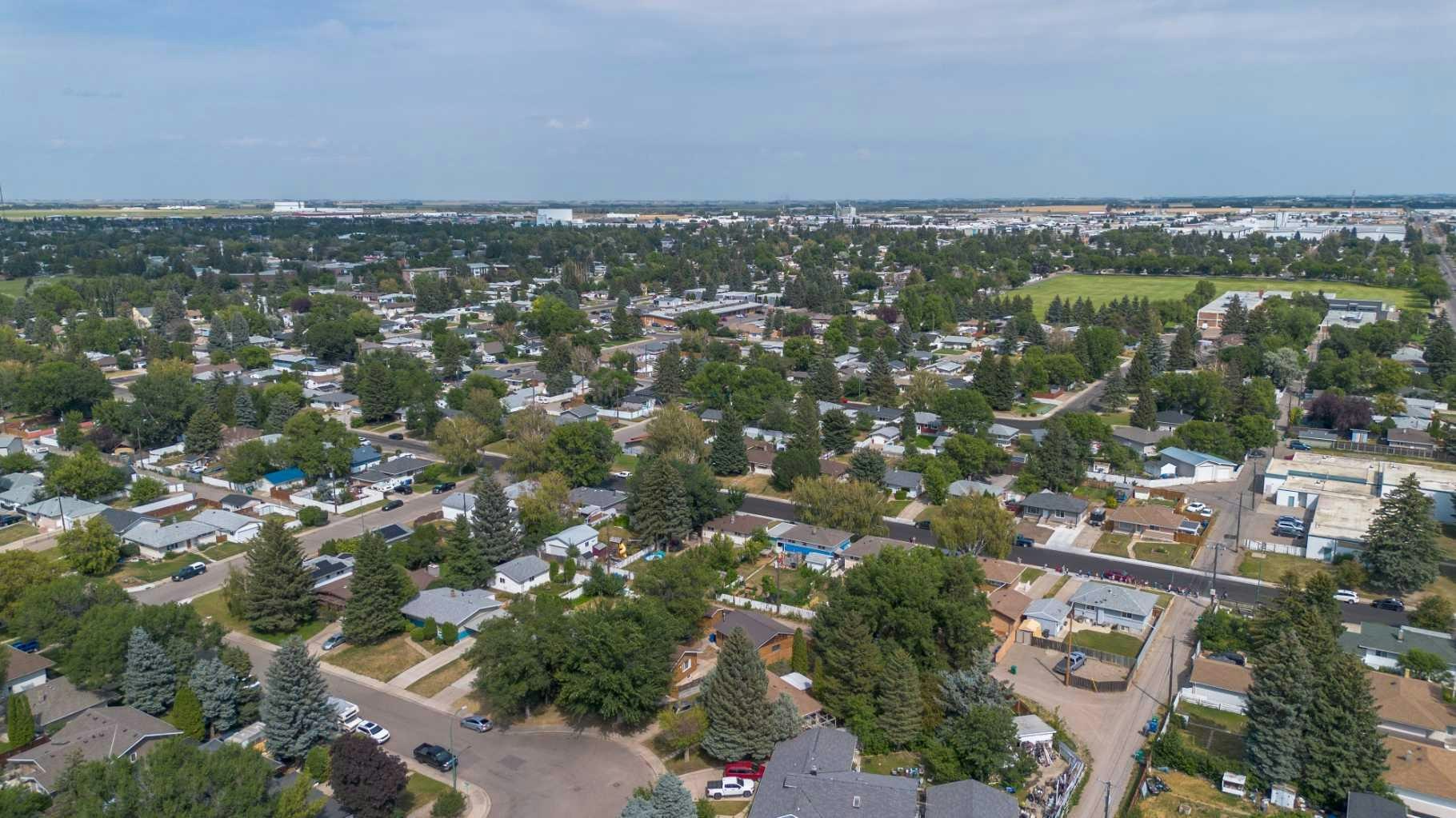 1005 17 Street N, Lethbridge, AB, T1H 3E3 - 42