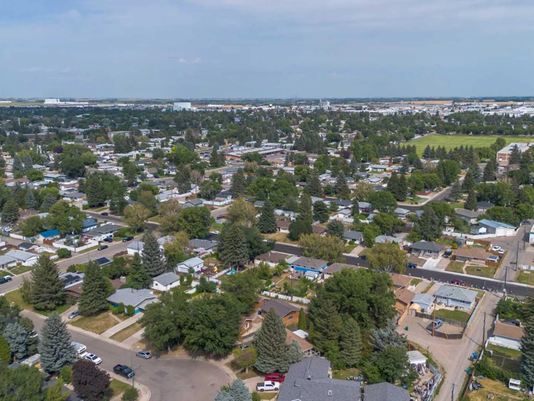 1005 17 Street N, Lethbridge, AB, T1H 3E3 - 42