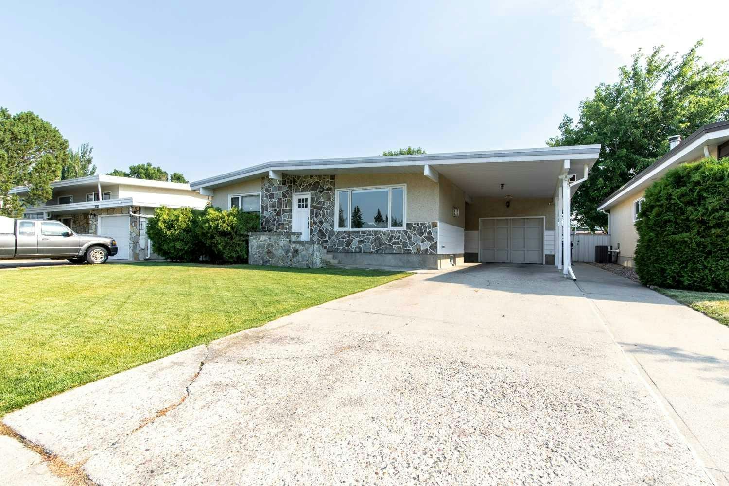 3621 Redwood Road S - 3