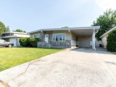 3621 Redwood Road S - 3
