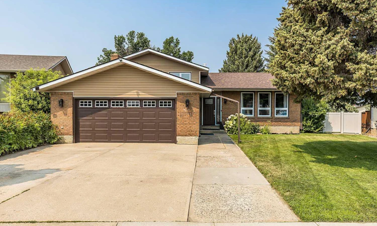 42 Buttercup Court SE