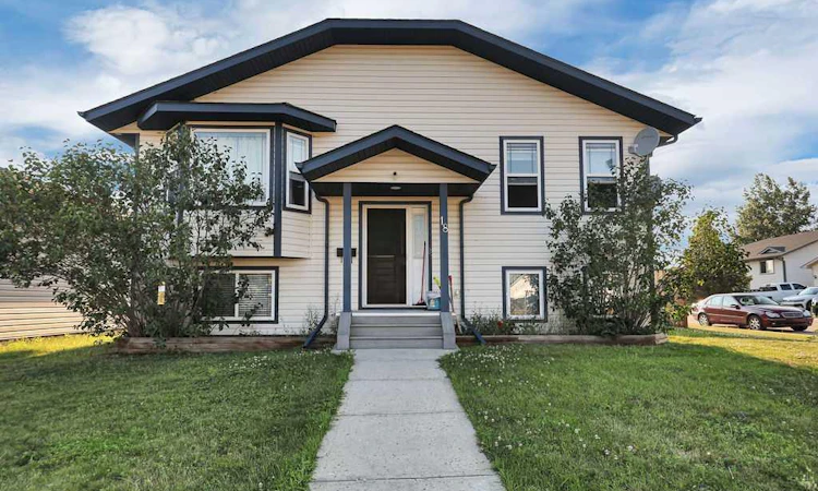 18 Plumtree Crescent