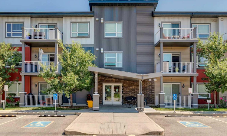 4313-5305 32 Avenue
