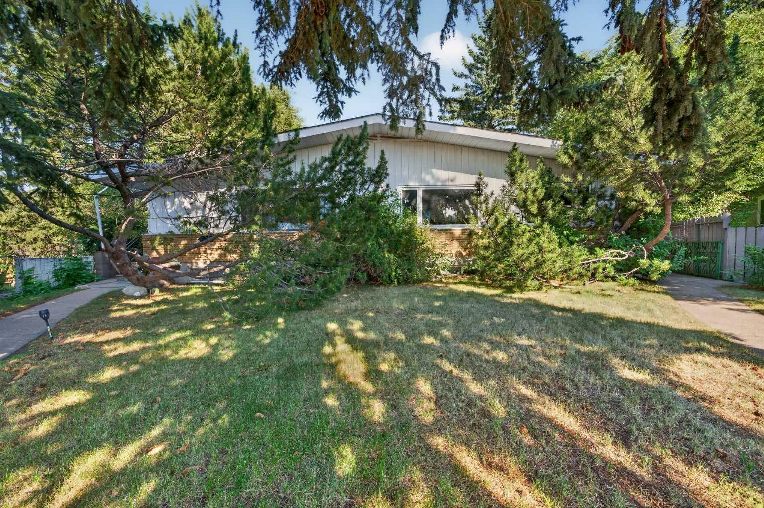 14 Rosetree Crescent NW, Calgary, AB, T2K 1M9