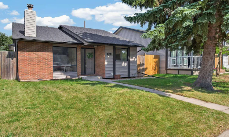 258 Summerwood Place SE