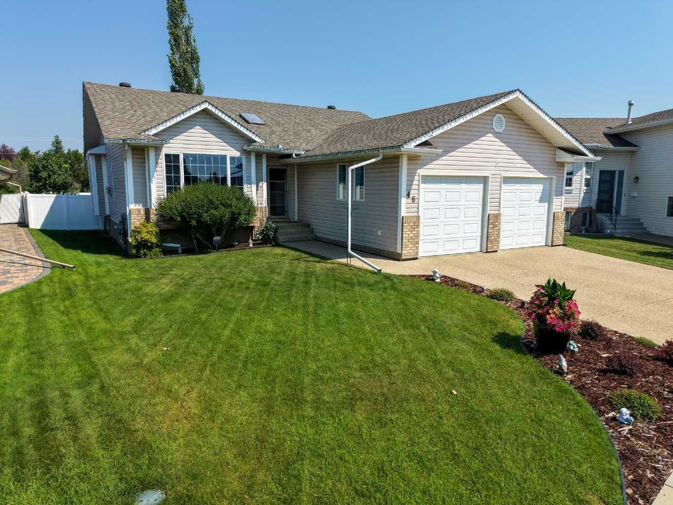 46 Lord Close, Red Deer, AB, T4R 2R8