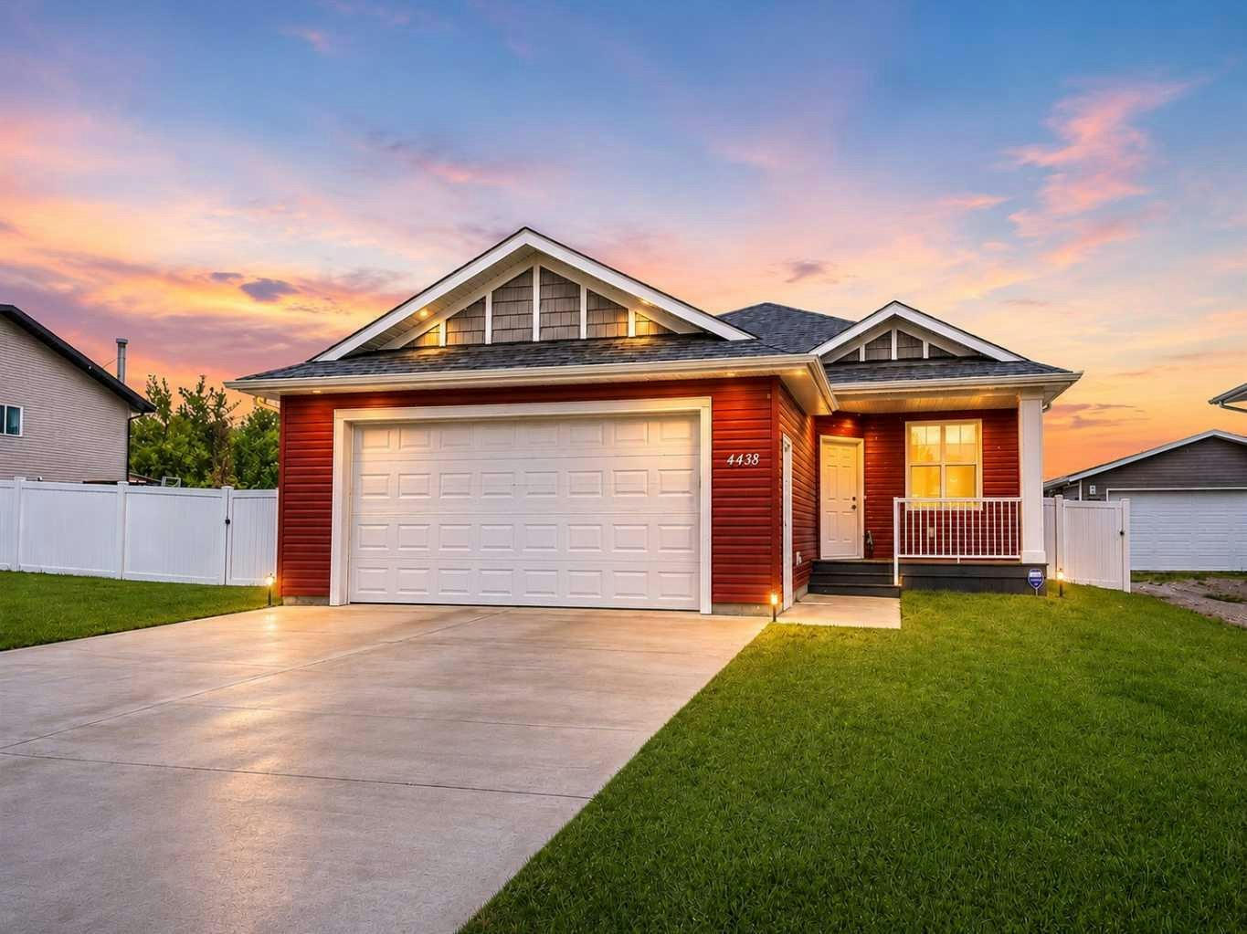 4438 Van Eaton Way, Lacombe, AB, T0C 0Y0